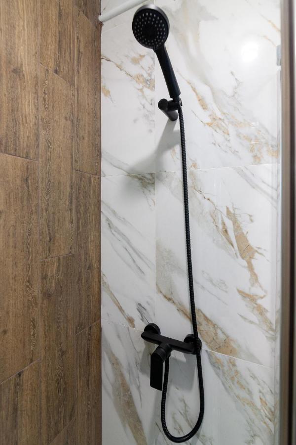 Alfa Apartments Kniazia Leva 2 Λβιβ Εξωτερικό φωτογραφία